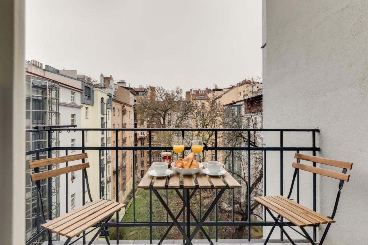 Jt'S Apartments Spanelska Str. Prague Exterior photo