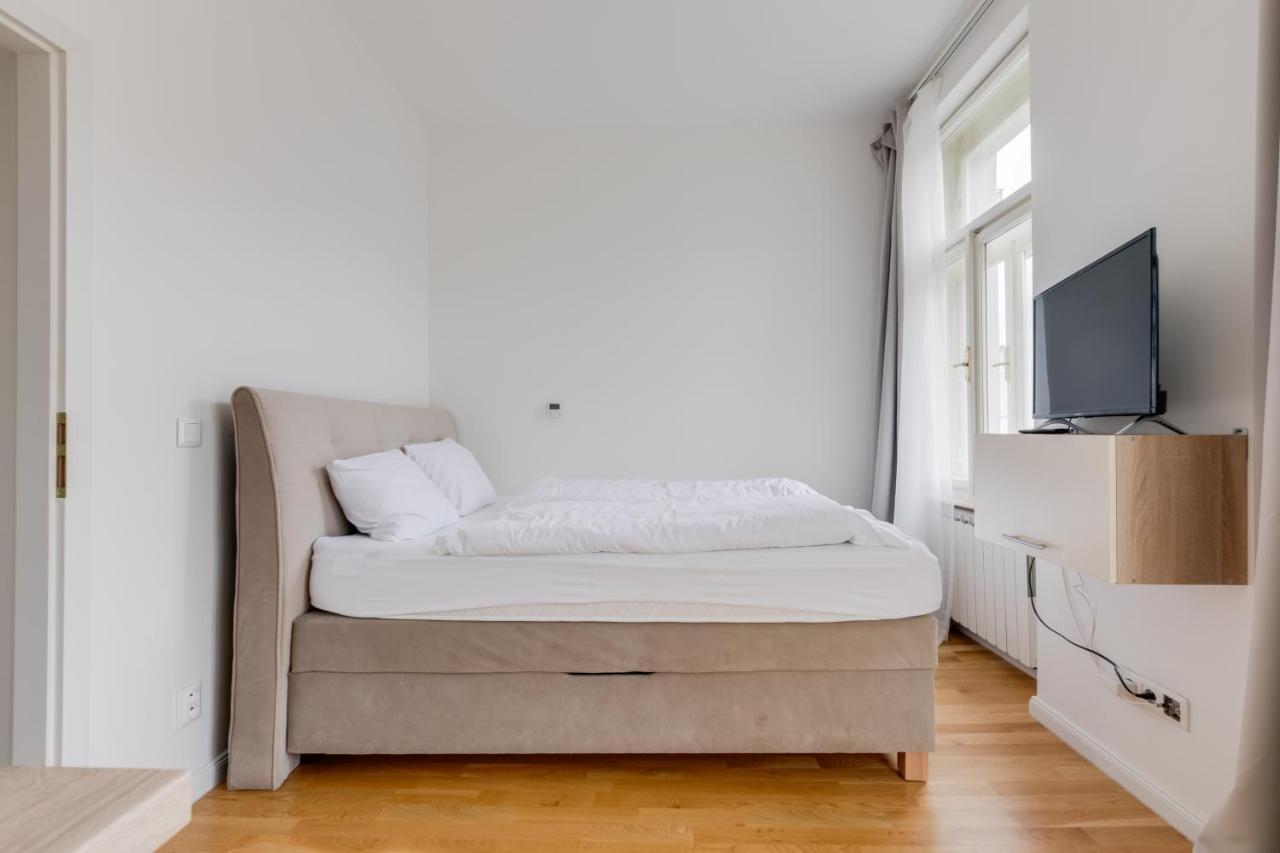 Jt'S Apartments Spanelska Str. Prague Exterior photo